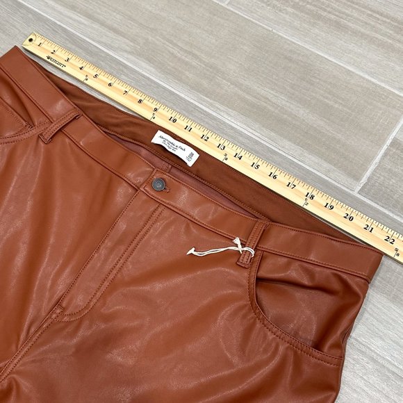 Abercrombie & Fitch The ‘90s Straight Ultra High Rise Faux Leather Pants Brown - Picture 11 of 16